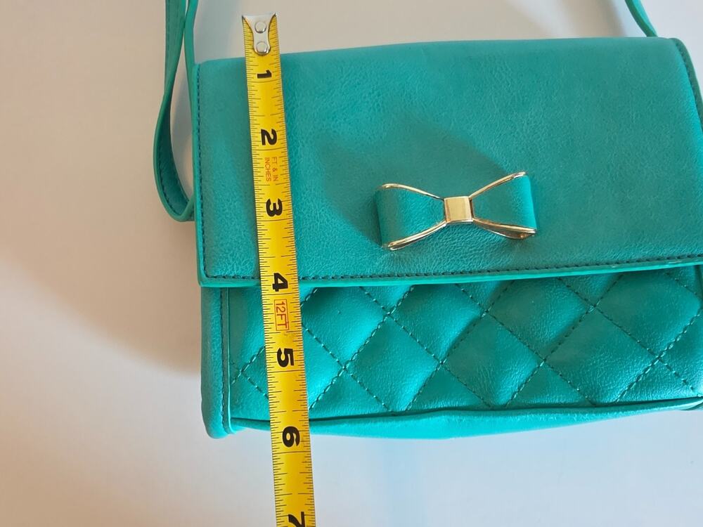Like Dreams Crossbody Quilted Handbag Turquoise with Bow (Item #A1004)